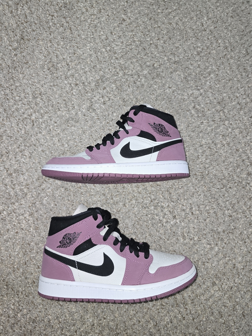 Nike Air Jordan 1 Mid SE Women's High-Top Sneakers In Light Mulberry Size 6.5 - Picture 4 of 10